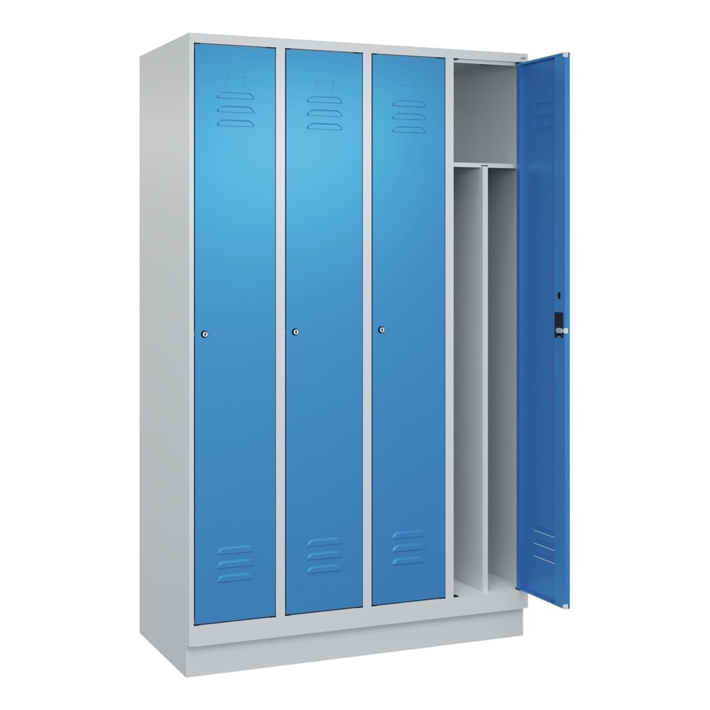 C+P Spind Classic PLUS, Sockel, 4 Abteile, HxBxT 1.950 x 1.200 x 500 mm, lichtgrau, lichtblau, Zylinderschloss, mit Mitteltrennwand Produktabbildung: C+P Spind Classic PLUS, Sockel, 4 Abteile, HxBxT 1.950 x 1.200 x 500 mm, lichtgrau, lichtblau, Zylinderschloss, mit Mitteltrennwand