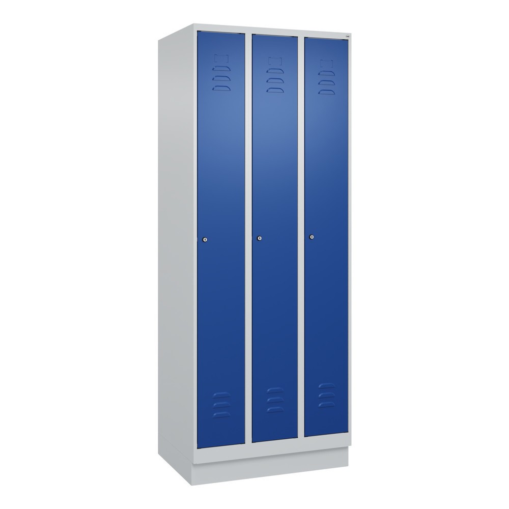 Produktabbildung: C+P Spind Classic PLUS, Sockel, 3 Abteile, HxBxT 1.950 x 750 x 500 mm, lichtgrau, enzianblau, Zylinderschloss, ohne Mitteltrennwand