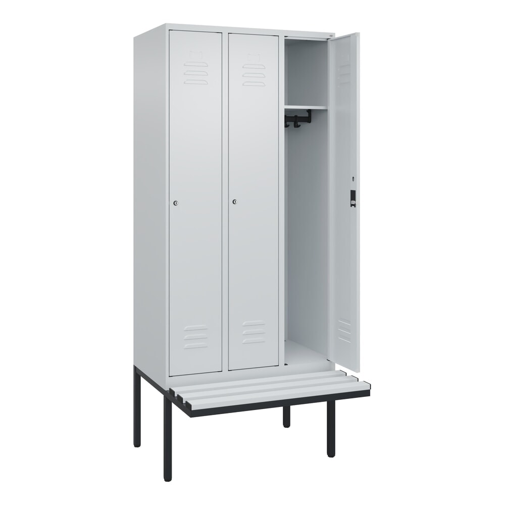 C+P Spind Classic PLUS, 3 Abteile, HxBxT 2.120 x 900 x 815 mm, Zylinderschloss, auskragende Bank aus Kunststoff, lichtgrau, lichtgrau Produktabbildung: C+P Spind Classic PLUS, 3 Abteile, HxBxT 2.120 x 900 x 815 mm, Zylinderschloss, auskragende Bank aus Kunststoff, lichtgrau, lichtgrau