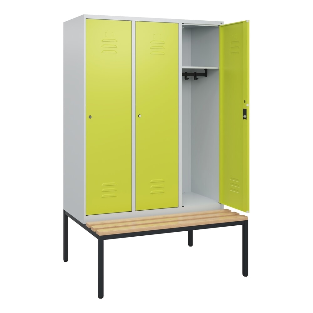 Produktabbildung: C+P Spind Classic PLUS, 3 Abteile, HxBxT 1.950 x 1.200 x 815 mm, Zylinderschloss, untergebaute Bank aus Buche, lichtgrau, clowngrün