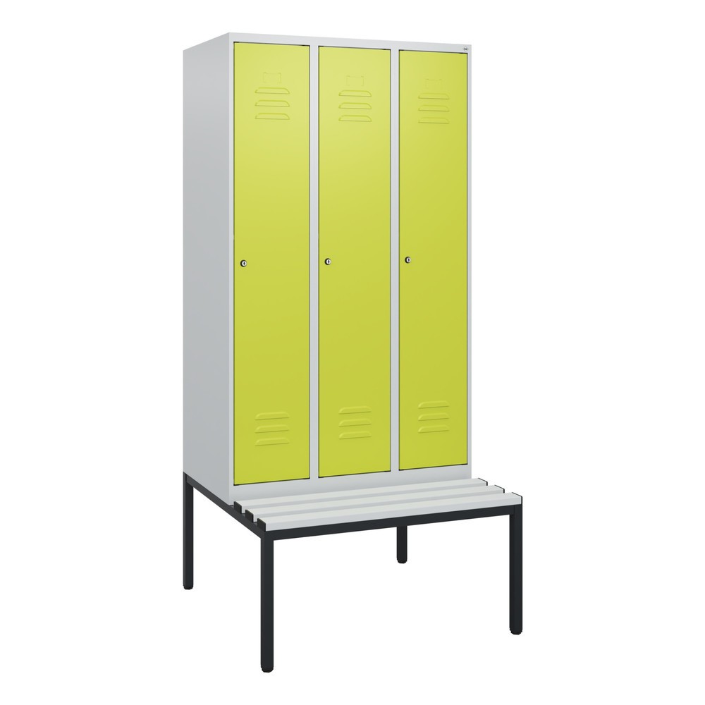 Produktabbildung: C+P Spind Classic PLUS, 3 Abteile, HxBxT 1.950 x 900 x 815 mm, Zylinderschloss, untergebaute Bank aus Kunststoff, lichtgrau, clowngrün