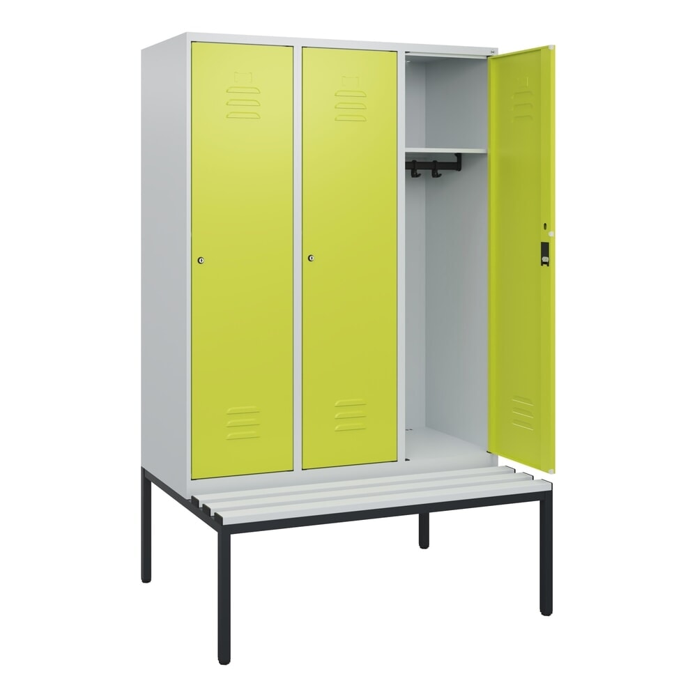 Produktabbildung: C+P Spind Classic PLUS, 3 Abteile, HxBxT 1.950 x 1.200 x 815 mm, Zylinderschloss, untergebaute Bank aus Kunststoff, lichtgrau, clowngrün
