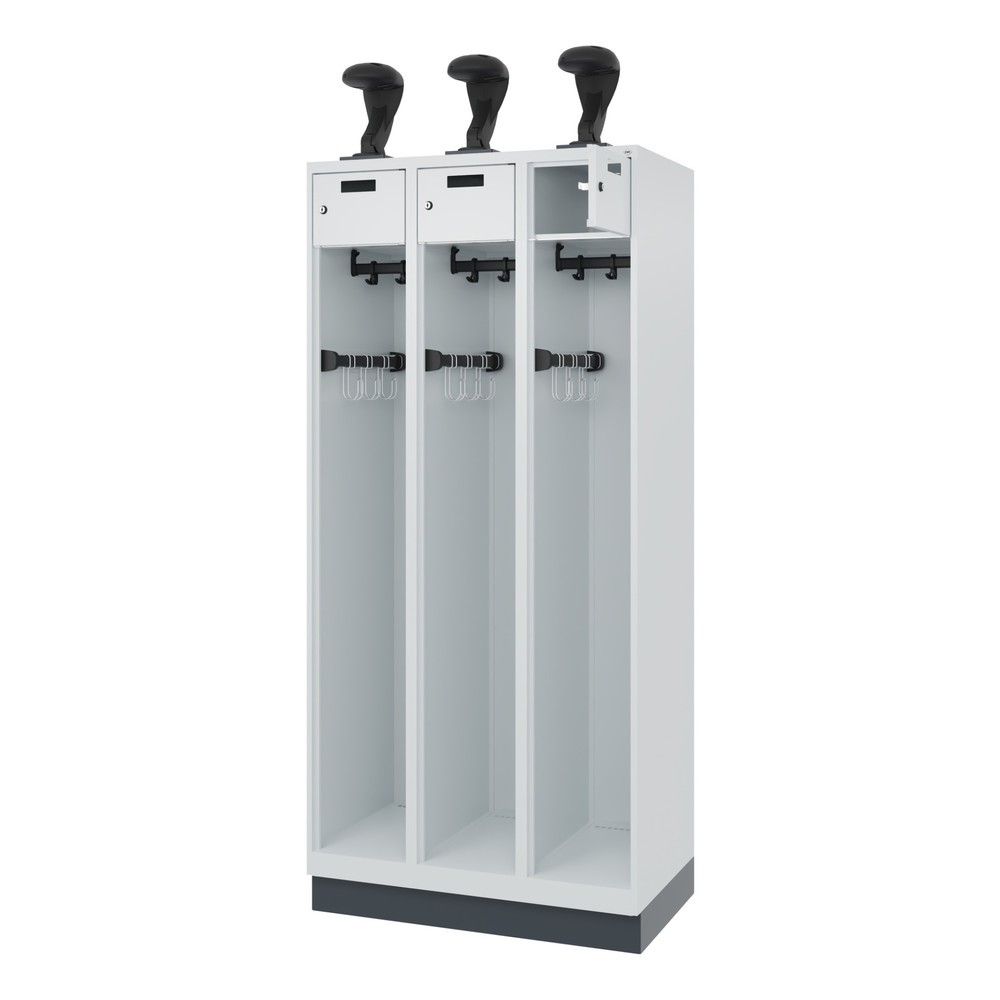 Illustration du produit: C+P Vestiaire pompier PRAKTUS, socle, 3 compartiments, HxlxP 1 850 x 900 x 500 mm, gris clair, avec support de casque