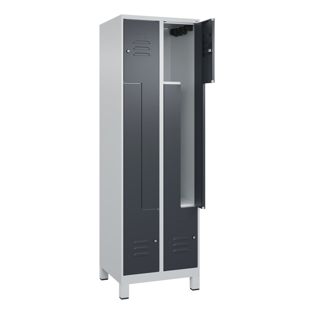 Produktabbildung: C+P Z-Spind Classic PLUS, Füsse, 4 Abteile, HxBxT 1.950 x 600 x 500 mm, lichtgrau, anthrazitgrau, Zylinderschloss