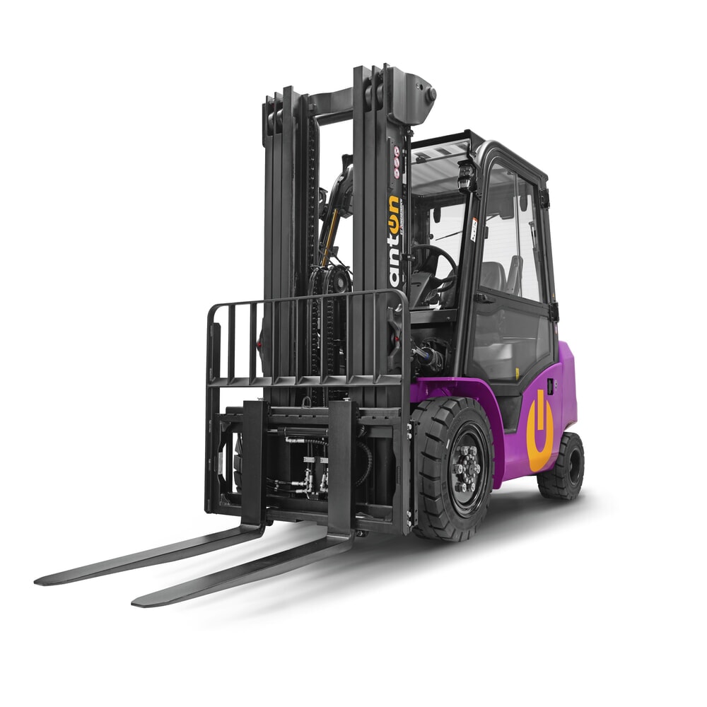 N° de l'image du produit 1 : Chariot élévateur électrique AntOn par Jungheinrich CBH 2.5 avec mât télescopique triple, hauteur de levage 4 800 mm, capacité de charge 2 500 kg, cabine intempéries Comfort, y compris chargeur externe 80 V, 60 A, CEE, 5 broches