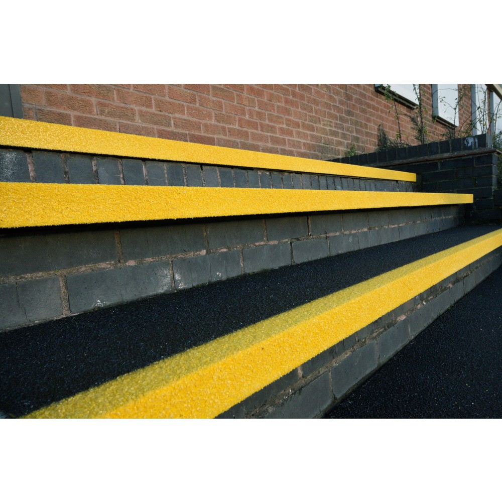 Produktabbildung Nr. 3: COBA Profilé antidérapant pour marches d'escalier COBAGRiP® Stair Tread, HxlxP 5,5 x 1 000 x 345 mm, noir/jaune