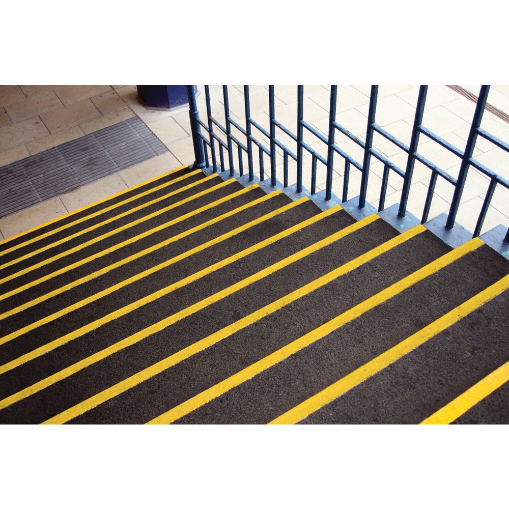 Produktabbildung Nr. 4: COBA Profilé antidérapant pour marches d'escalier COBAGRiP® Stair Tread, HxlxP 5,5 x 1 000 x 345 mm, noir/jaune