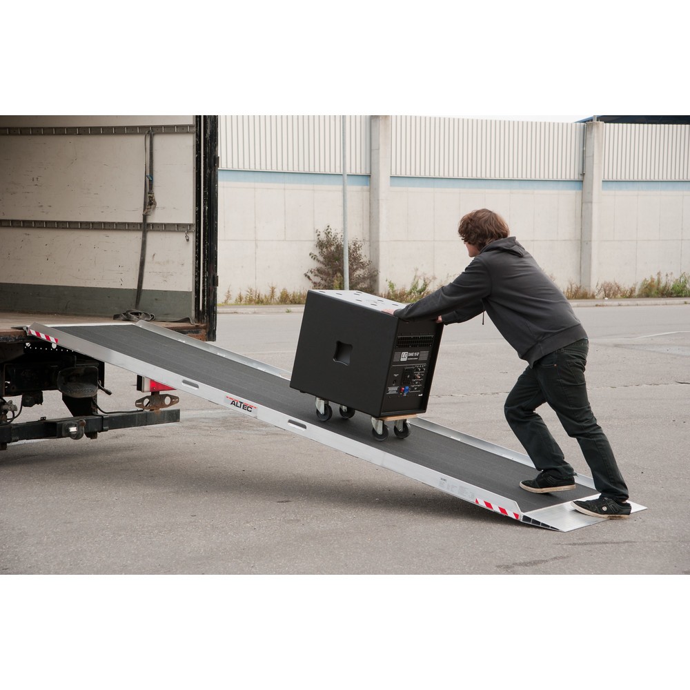 Produktabbildung Nr. 4: Altec Auffahrrampe, Event Schiene für Roll-Cases, abrieb-und rutschfester Belag , LxB 2.975 x 900 mm, Höhendifferenz 460-890 mm