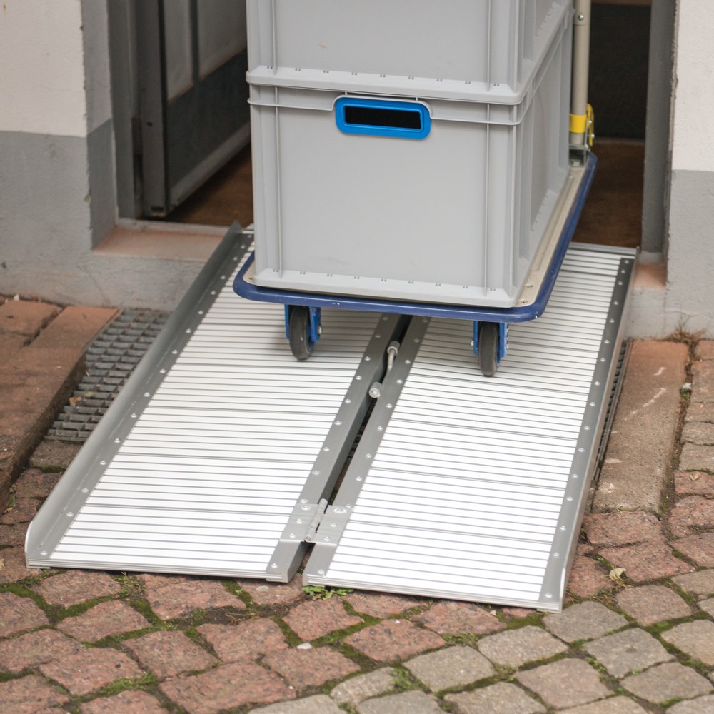 Produktabbildung Nr. 2: Klappbare Auffahrrampe mit Tragegriff, Tragkraft 270 kg, LxB 600 x 700 mm