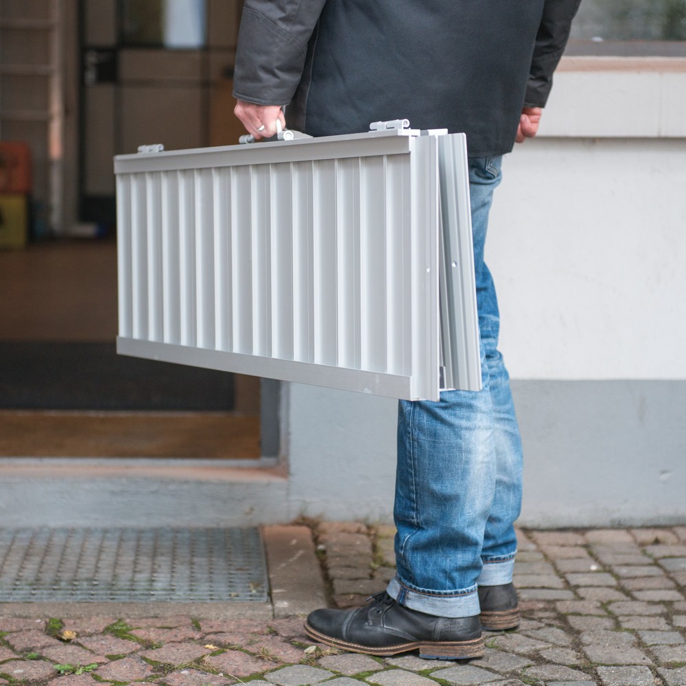 Produktabbildung Nr. 3: Klappbare Auffahrrampe mit Tragegriff, Tragkraft 270 kg, LxB 600 x 700 mm