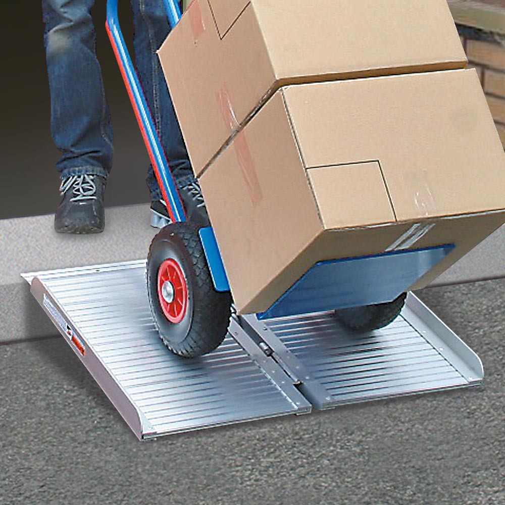 Produktabbildung Nr. 4: Klappbare Auffahrrampe mit Tragegriff, Tragkraft 270 kg, LxB 600 x 700 mm