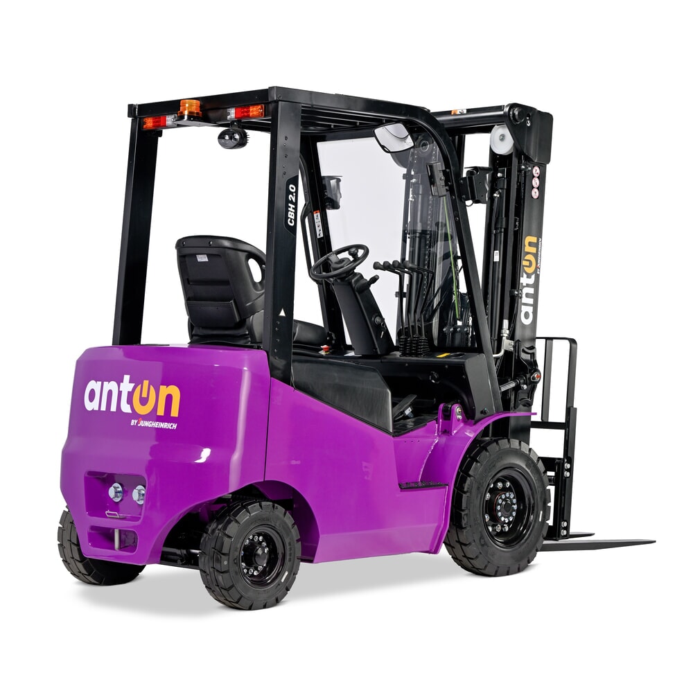 Produktabbildung Nr. 3: AntOn by Jungheinrich Elektro-Stapler CBH 2.0 mit Dreifach-Teleskop-Hubgerüst, Hubhöhe 4800 mm, Tragfähigkeit 2000 kg, Wetterschutzkabine Eco, inklusive externem Ladegerät 80 V, 60 A, CEE, 5-pin