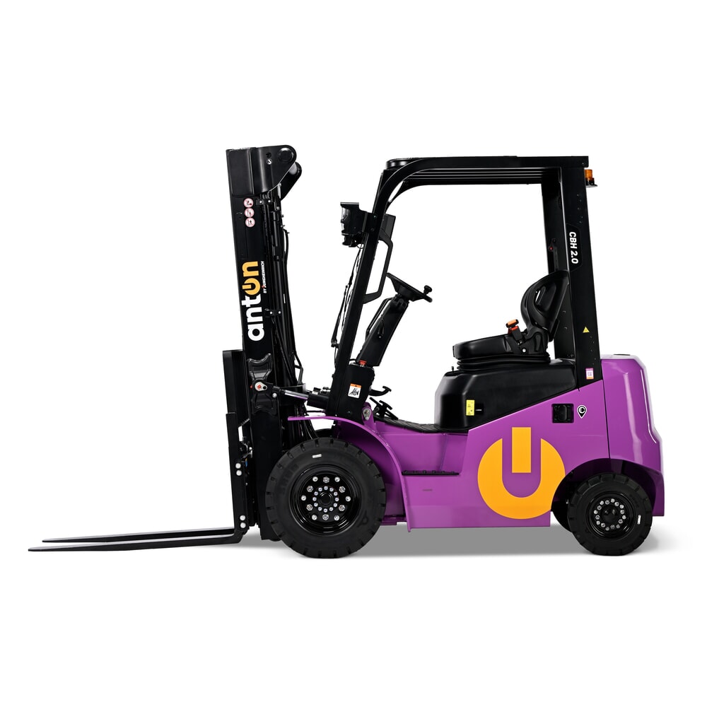 Produktabbildung: AntOn by Jungheinrich Elektro-Stapler CBH 2.0 mit Dreifach-Teleskop-Hubgerüst, Hubhöhe 4800 mm, Tragfähigkeit 2000 kg, Wetterschutzkabine Eco, inklusive externem Ladegerät 80 V, 60 A, CEE, 5-pin
