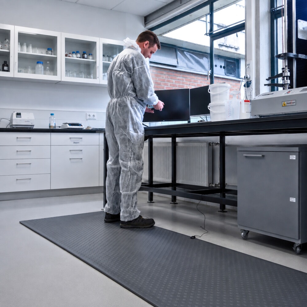 Produktabbildung: REBOURNE® Komfort-Industriematte W4, ESD-Ausführung, grau, BxL 600 mm x 910 mm