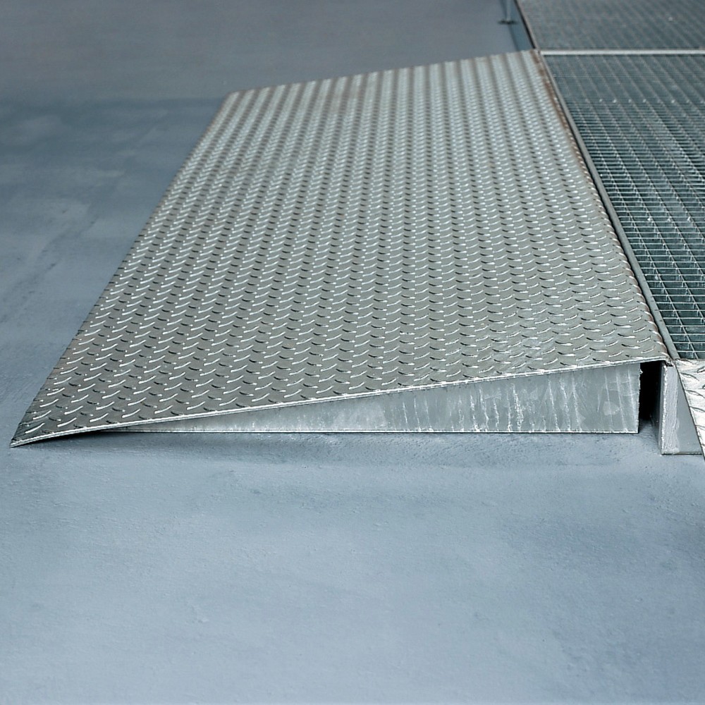 Produktabbildung: Auffahrrampe für SAFE Flach-Auffangwanne aus Stahl, BxL 470 x 850 mm