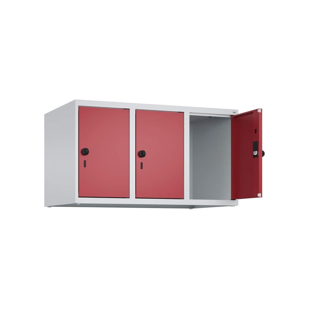 C+P Aufsatzschrank für Kleiderspind Serie Classic PLUS, 3 Abteile Breite 300 mm, lichtgrau, rubinrot, für Vorhängeschloss Produktabbildung: C+P Aufsatzschrank für Kleiderspind Serie Classic PLUS, 3 Abteile Breite 300 mm, lichtgrau, rubinrot, für Vorhängeschloss