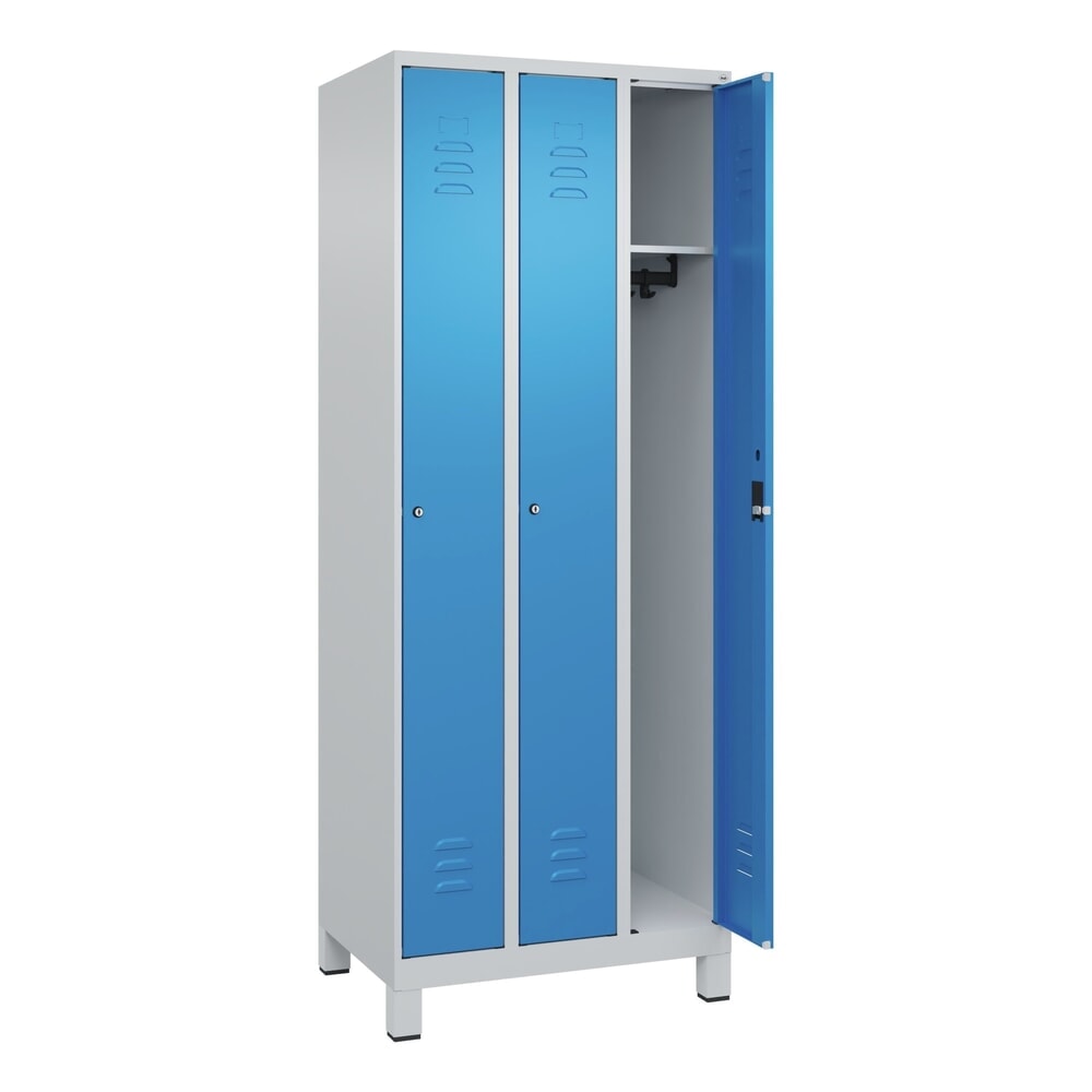 Produktabbildung: C+P Spind Classic PLUS, Füsse, 3 Abteile, HxBxT 1.950 x 750 x 500 mm, lichtgrau, lichtblau, Zylinderschloss, ohne Mitteltrennwand