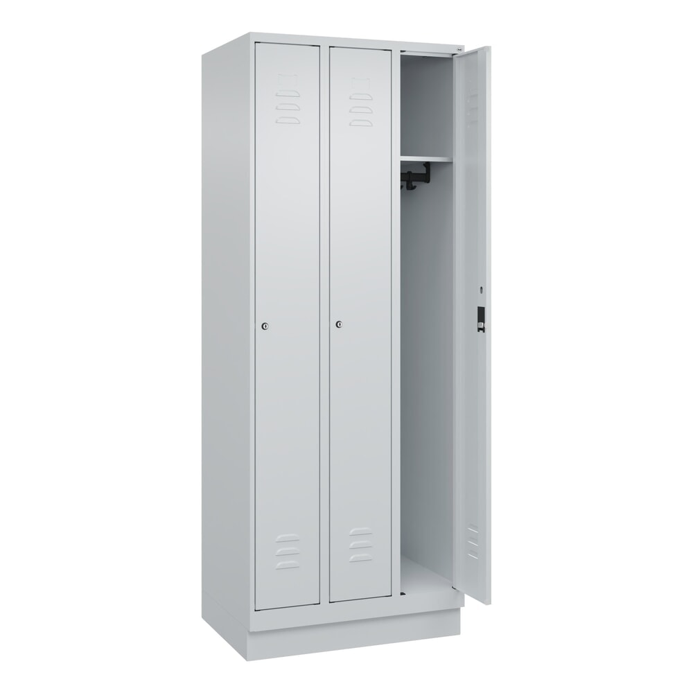 Produktabbildung: C+P Spind Classic PLUS, Sockel, 3 Abteile, HxBxT 1.950 x 750 x 500 mm, lichtgrau, lichtgrau, Zylinderschloss, ohne Mitteltrennwand