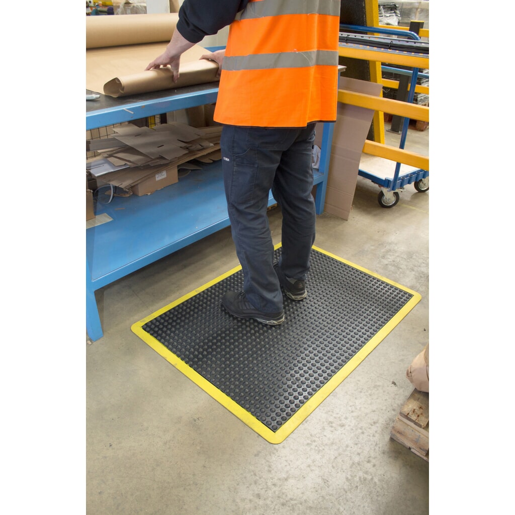 COBA Anti-Ermüdungsmatte Bubblemat Safety, BxL 900 x 1.200 mm, schwarz/gelb Produktabbildung Nr. 3: COBA Anti-Ermüdungsmatte Bubblemat Safety, BxL 900 x 1.200 mm, schwarz/gelb