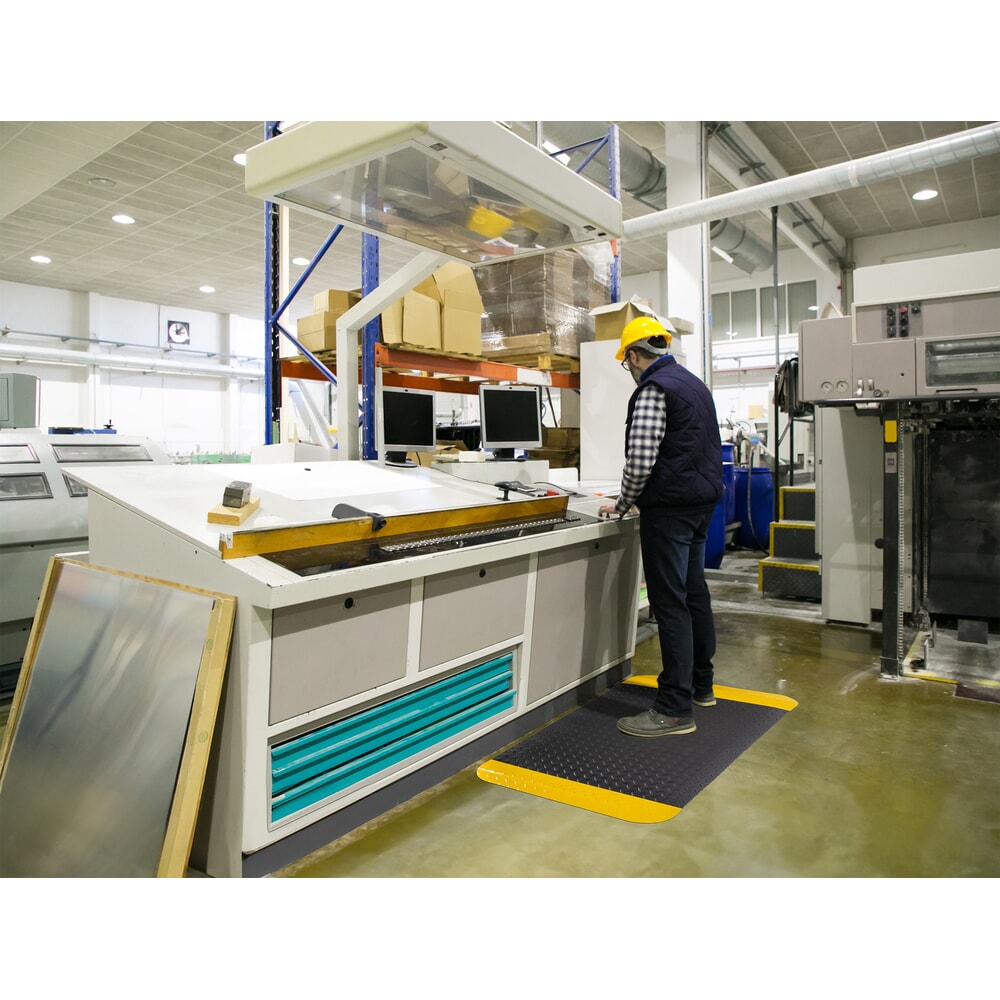 Produktabbildung Nr. 4: COBA Anti-Ermüdungsmatte Deckplate ReGen70, 2-lagig, schwarz/gelb, BxL 600 x 900 mm