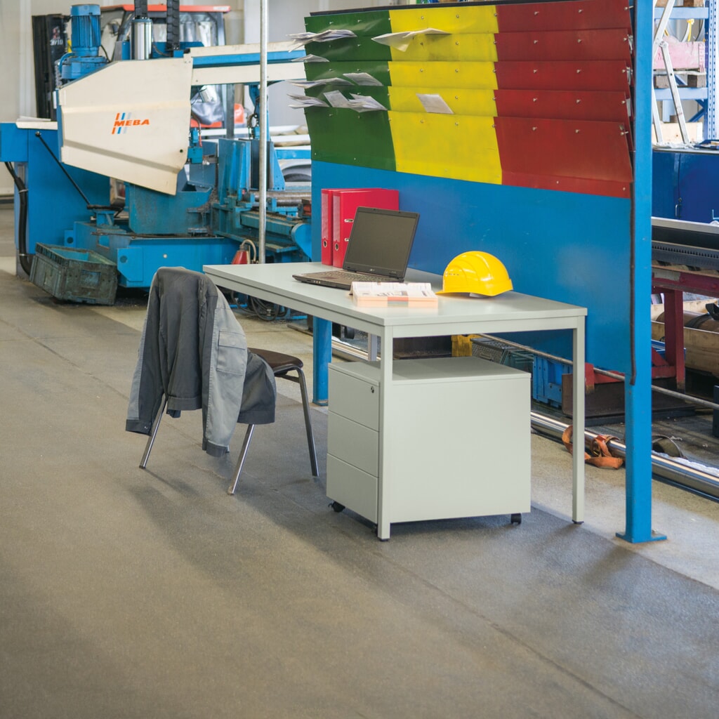 Produktabbildung Nr. 2: HEMMDAL Büro-Schreibtisch mit 4-Fuss Stalhrohrgestell, HxBxT 750 x 1.200 x 800 mm