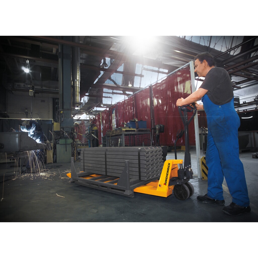 Jungheinrich Handhubwagen AM 30 mit Schnellhub, Tragfähigkeit 3.000 kg, Gabellänge 1.220 mm, Polyurethan, Tandemrollen Produktabbildung Nr. 4: Jungheinrich Handhubwagen AM 30 mit Schnellhub, Tragfähigkeit 3.000 kg, Gabellänge 1.220 mm, Polyurethan, Tandemrollen