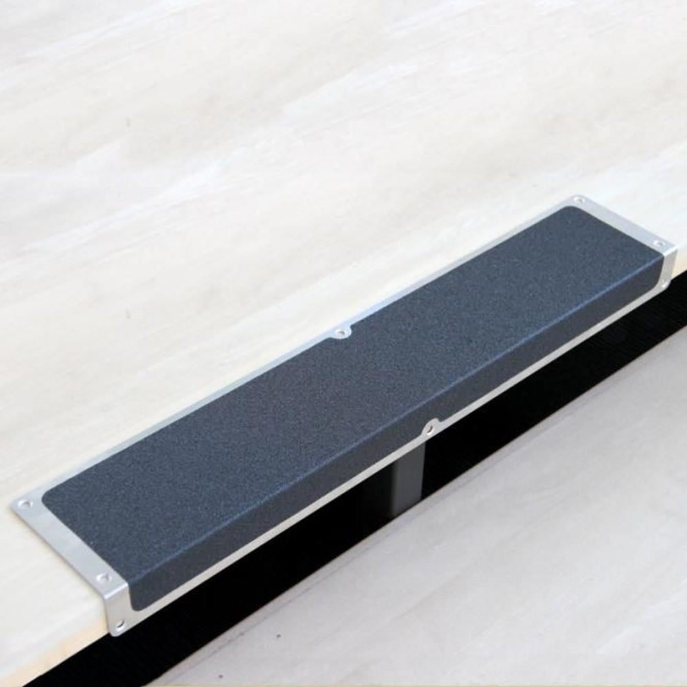 Produktabbildung: Anti-Rutschkantenprofil aus Aluminium, schwarz, LxB 635 x 120 mm