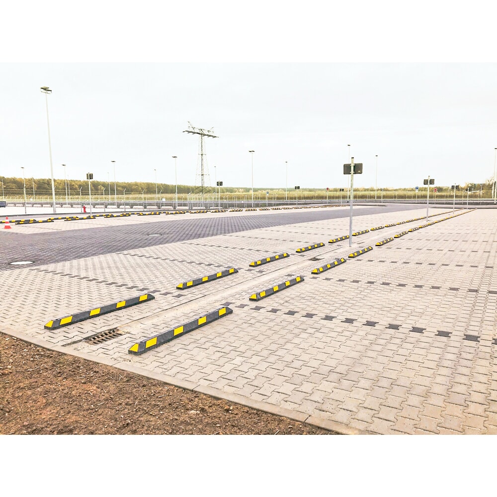 Produktabbildung Nr. 6: MORAVIA Radstopp Park-AID®, schwarz mit gelben Reflexstreifen, Breite 900 mm