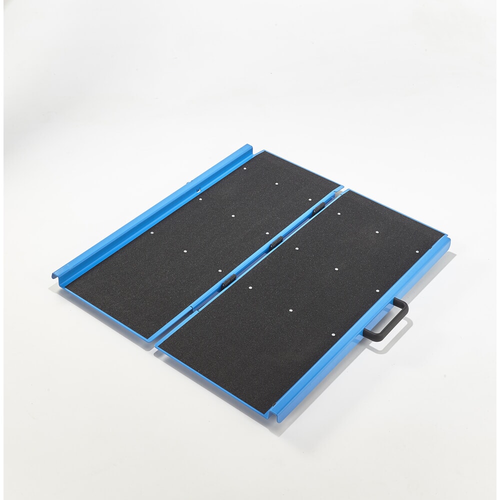 Produktabbildung Nr. 4: MOTTEZ Klappbare Auffahrrampe, rutschsicherer Belag, Tragkraft 450 kg, LxB 1.060 x 810 mm