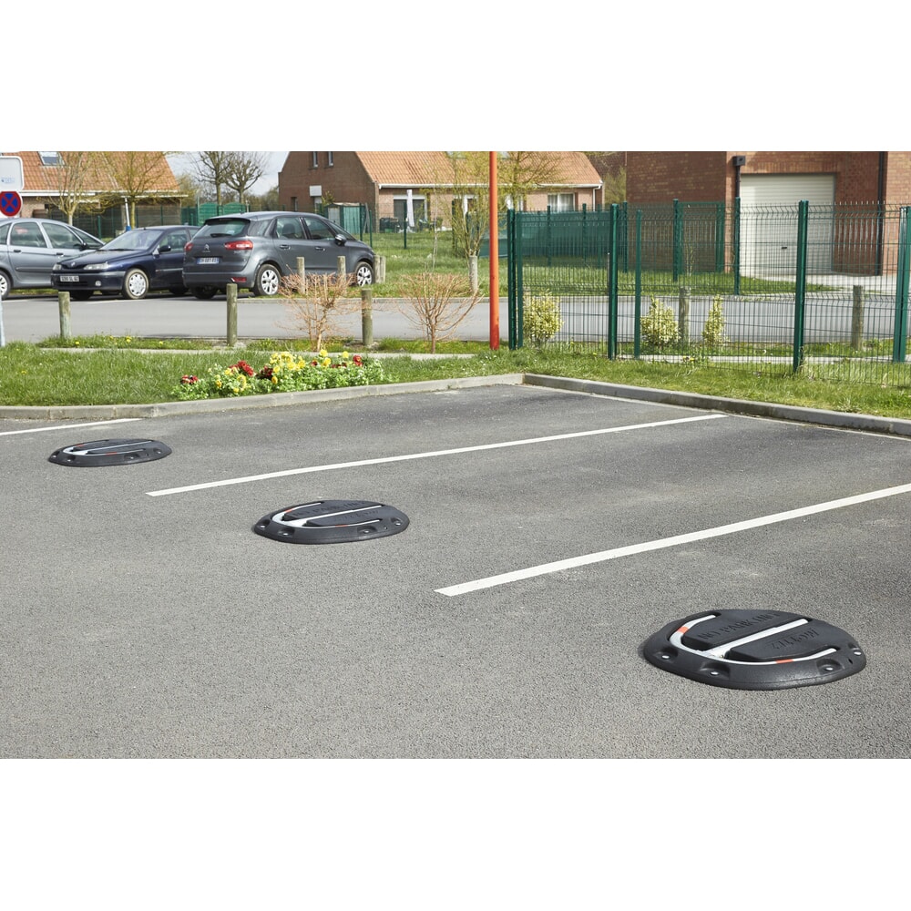 Produktabbildung Nr. 12: MOTTEZ Parkplatzbügel aus geformten Gummi mit Schloss