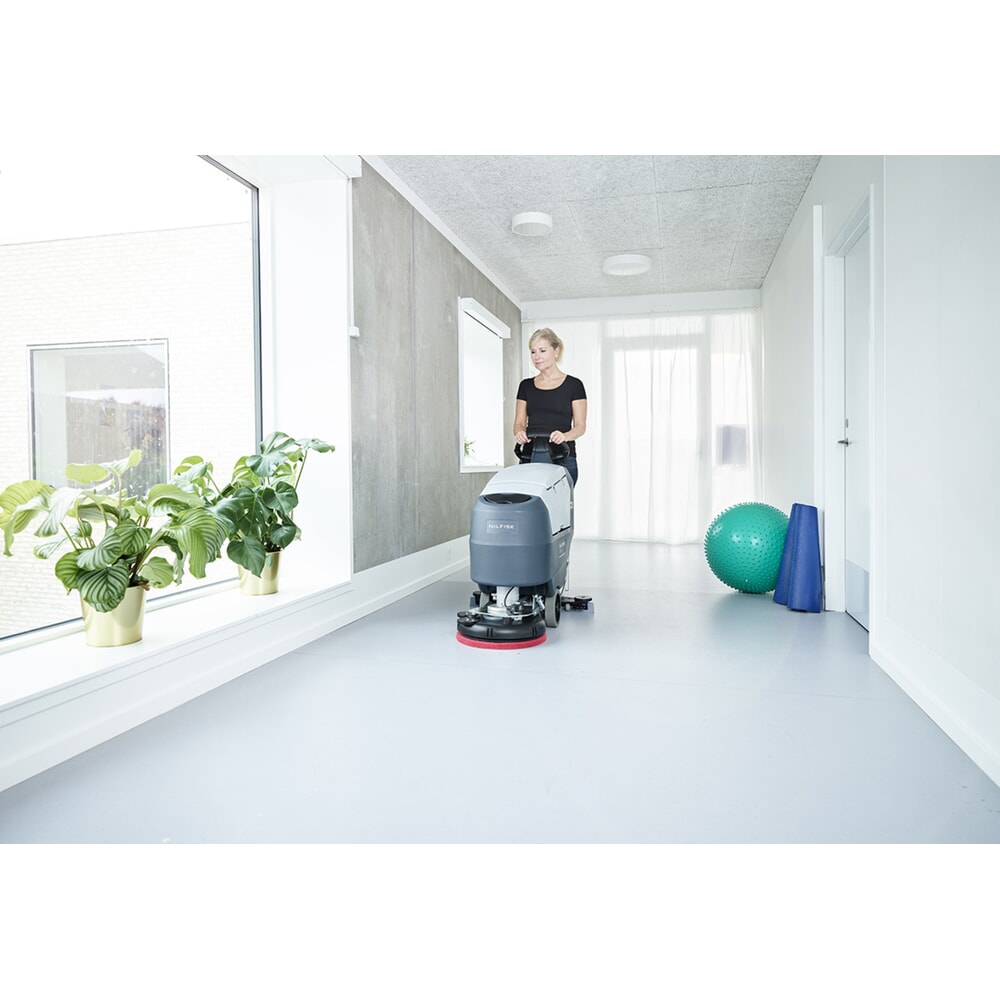 Produktabbildung Nr. 4: Nilfisk® Handgeführte Scheuersaugmaschine SC401 B LI-ION