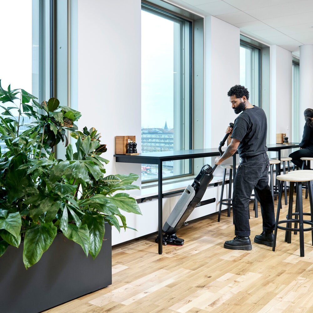 Produktabbildung Nr. 13: Nilfisk® Handgeführte Scheuersaugmaschine DRYFT V1 EU