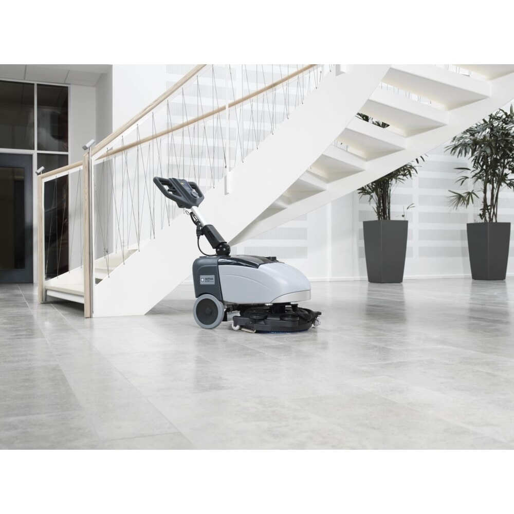 Produktabbildung Nr. 6: Nilfisk® Handgeführte Scheuersaugmaschine SC 351