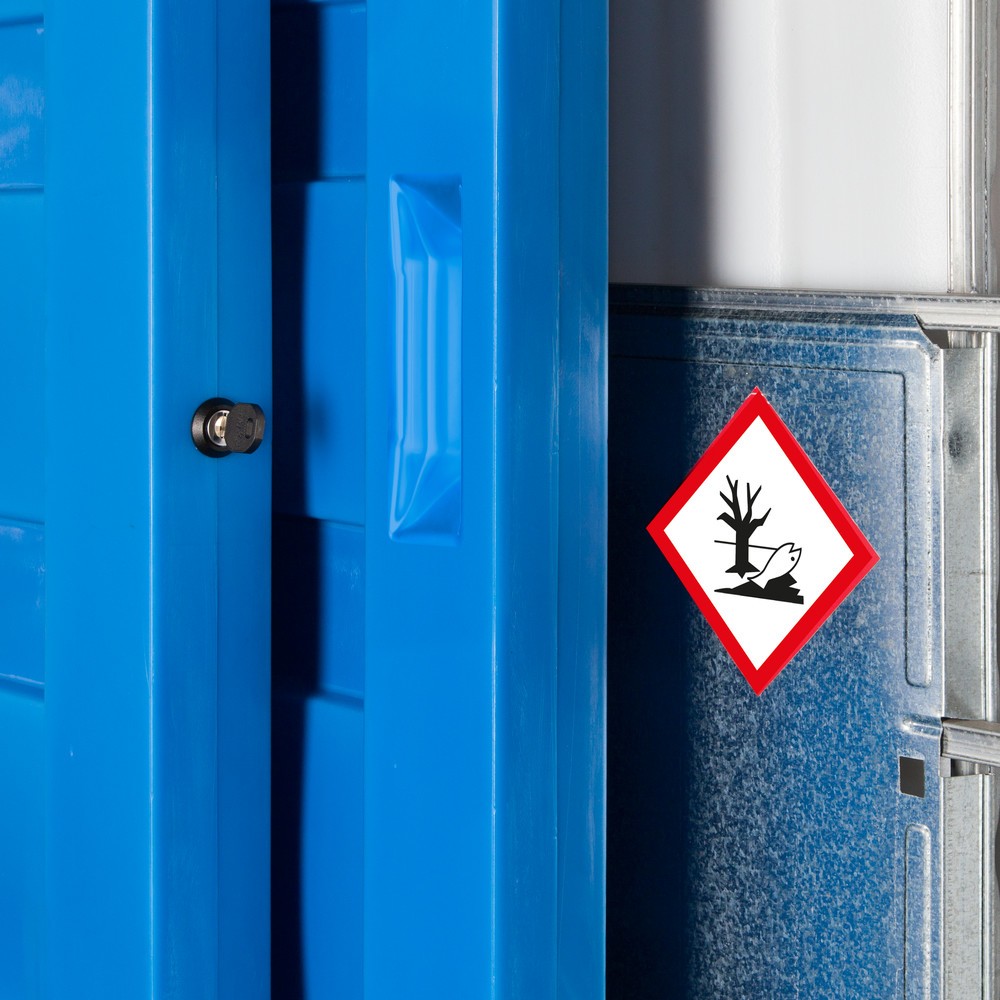 Produktabbildung Nr. 8: Dépôt à fûts en PE, HxlxP 2 170 x 3 200 x 1 740 mm, 2x IBC ou 8x 200 l