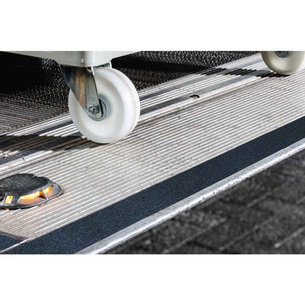 Produktabbildung Nr. 10: DURABLE Bande antidérapante DURALINE® GRIP+, largeur 50 mm, noir, 2 pcs/UV