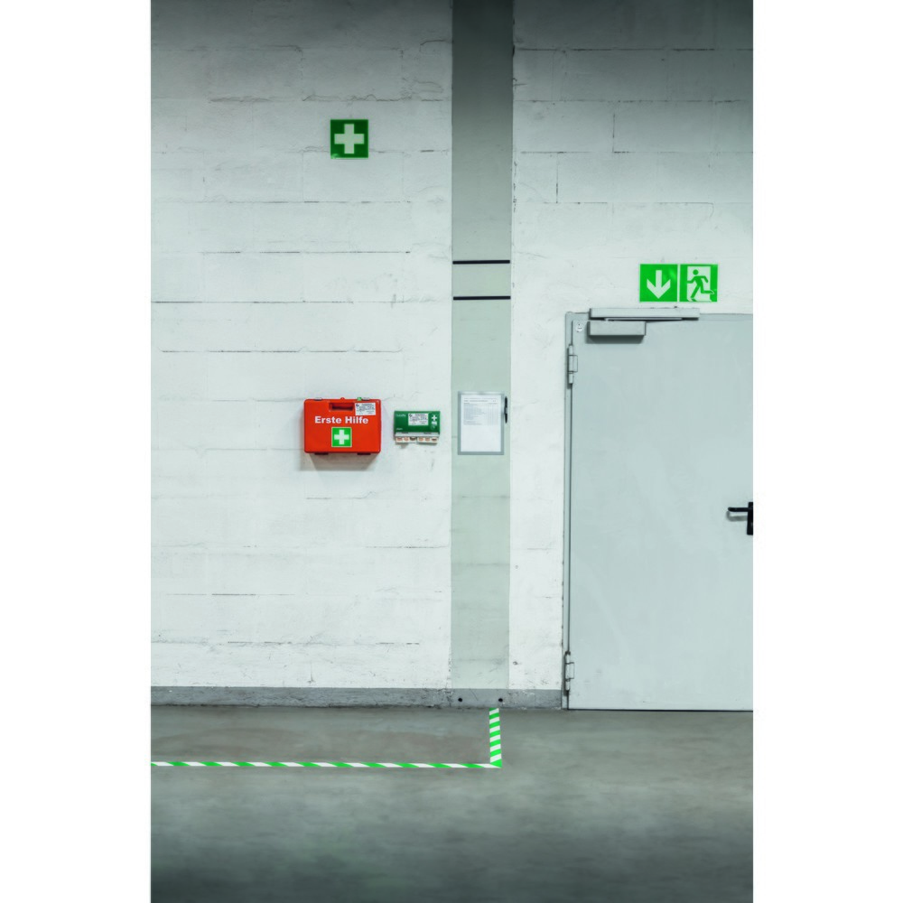 Produktabbildung Nr. 3: DURABLE Bodenmarkierungsband DURALINE® 50/07, grün/weiss