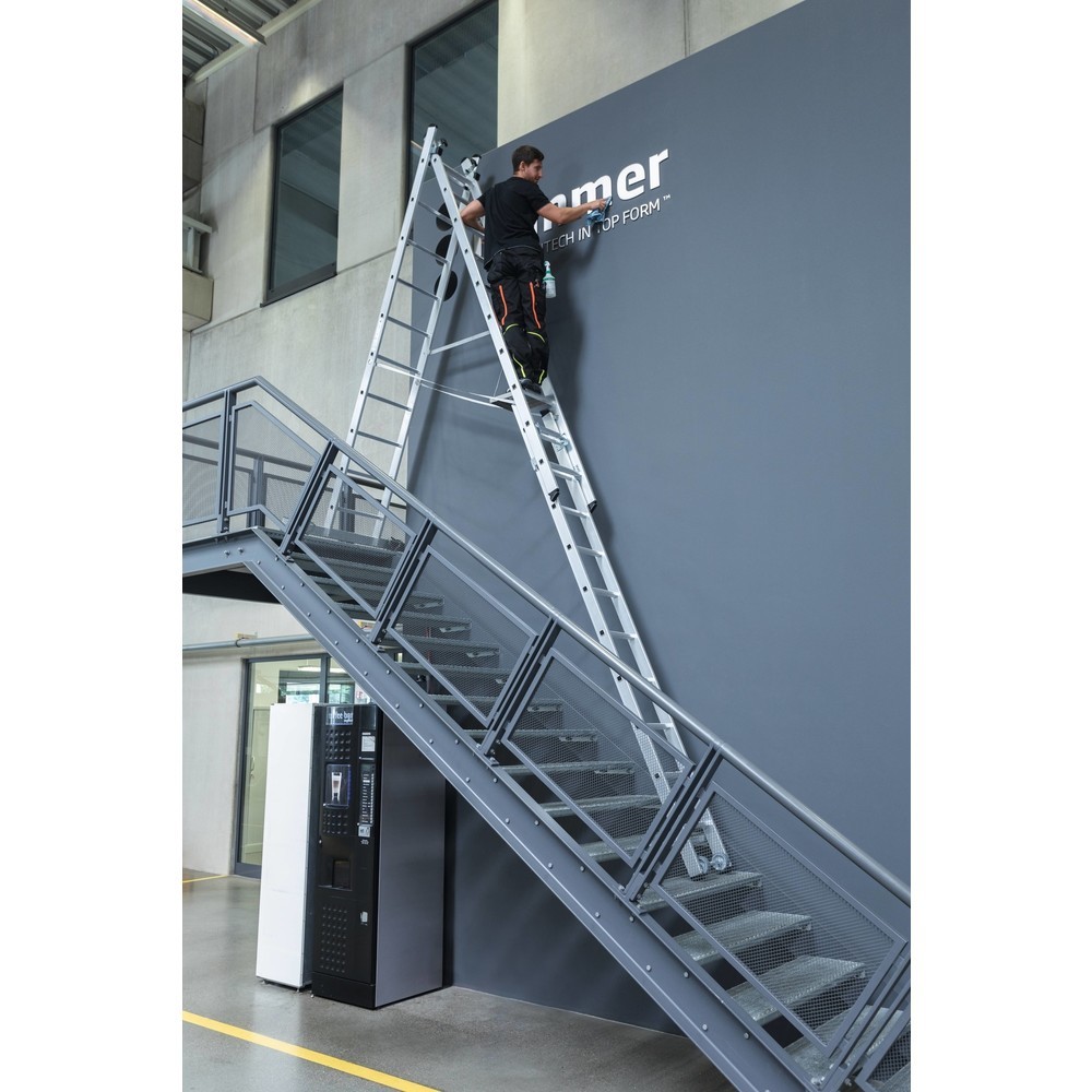 Produktabbildung Nr. 10: Échelle polyvalente en 3 parties avec traverse nivello® 3x7 barreaux