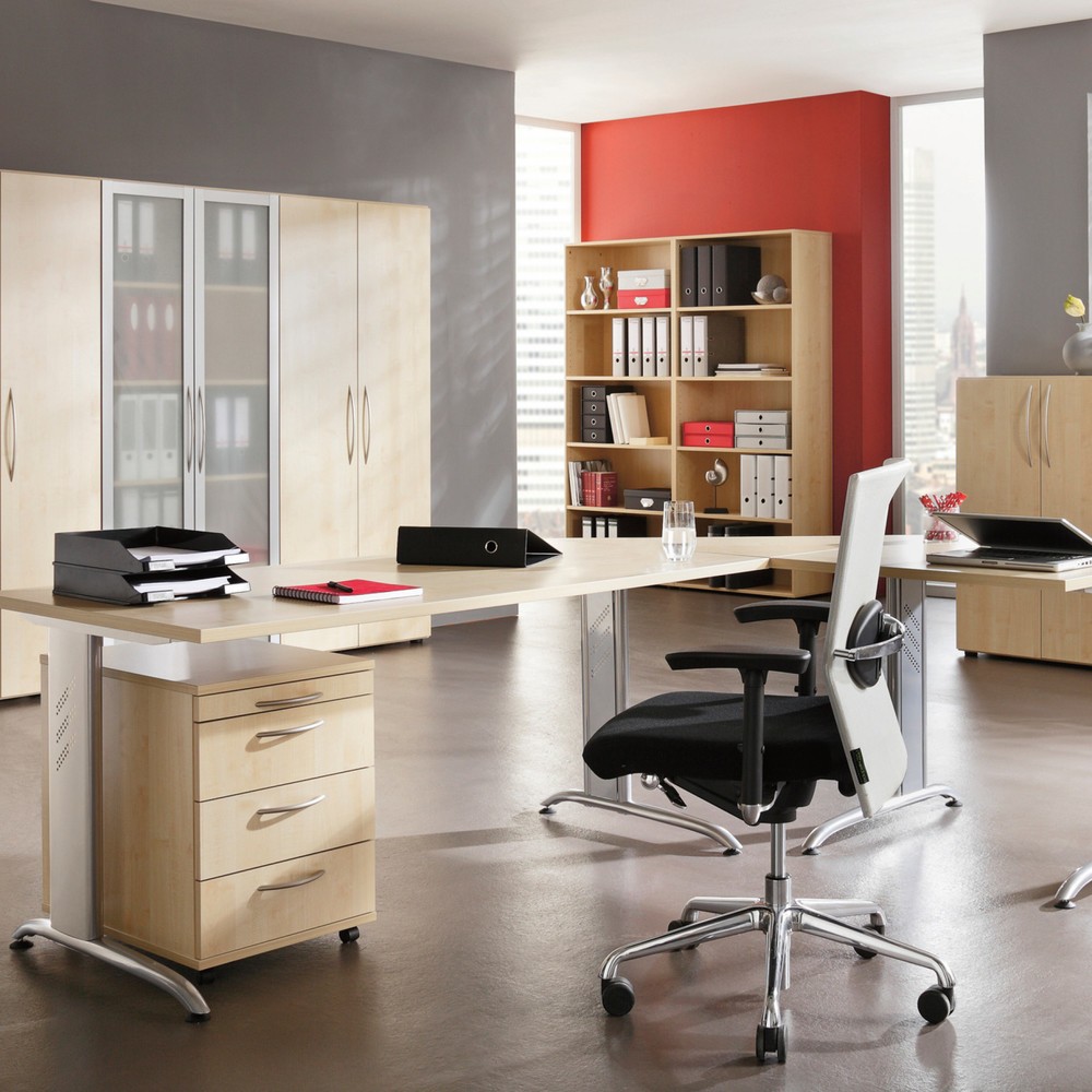 Illustration du produit: Bureau Hammerbacher réglable en hauteur manuellement Akzent, en angle de 90°, bâti à 4 pieds, L x P 2 000 x 1 200 mm, érable