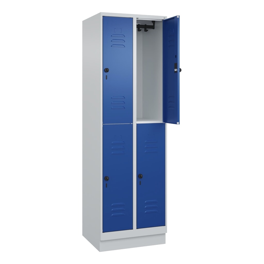 Illustration du produit: C+P Doppelstock-Spind Classic PLUS, Sockel, 2 Abteile, HxBxT 1.950 x 600 x 500 mm, lichtgrau, enzianblau, 4 Fächer, für Vorhängeschloss