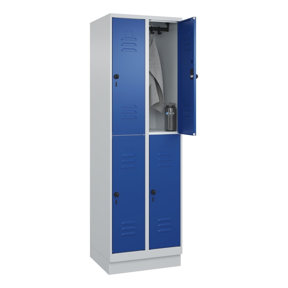 N° de l'image du produit 10 : C+P Doppelstock-Spind Classic PLUS, Sockel, 2 Abteile, HxBxT 1.950 x 600 x 500 mm, lichtgrau, enzianblau, 4 Fächer, für Vorhängeschloss