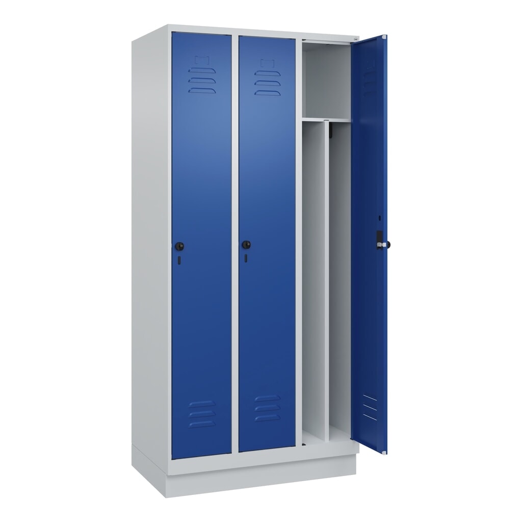 Illustration du produit: C+P Spind Classic PLUS, Sockel, 3 Abteile, HxBxT 1.950 x 900 x 500 mm, lichtgrau, enzianblau, für Vorhängeschloss, mit Mitteltrennwand