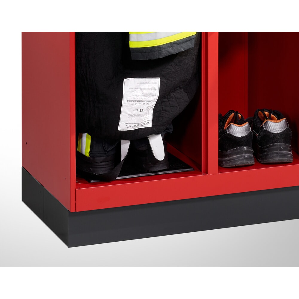 N° de l'image du produit 5 : C+P Vestiaire pompier EXPERT, socle, 1 compartiment, HxlxP 1 850 x 300 x 500 mm, rouge feu, avec support de casque