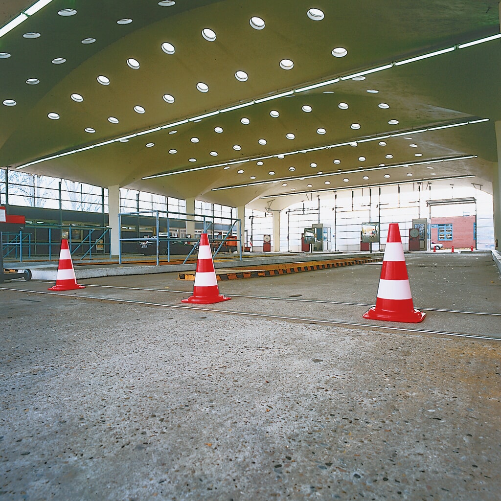 Cône de signalisation à utiliser en entreprise, hauteur 500 mm N° de l'image du produit 2 : Cône de signalisation à utiliser en entreprise, hauteur 500 mm