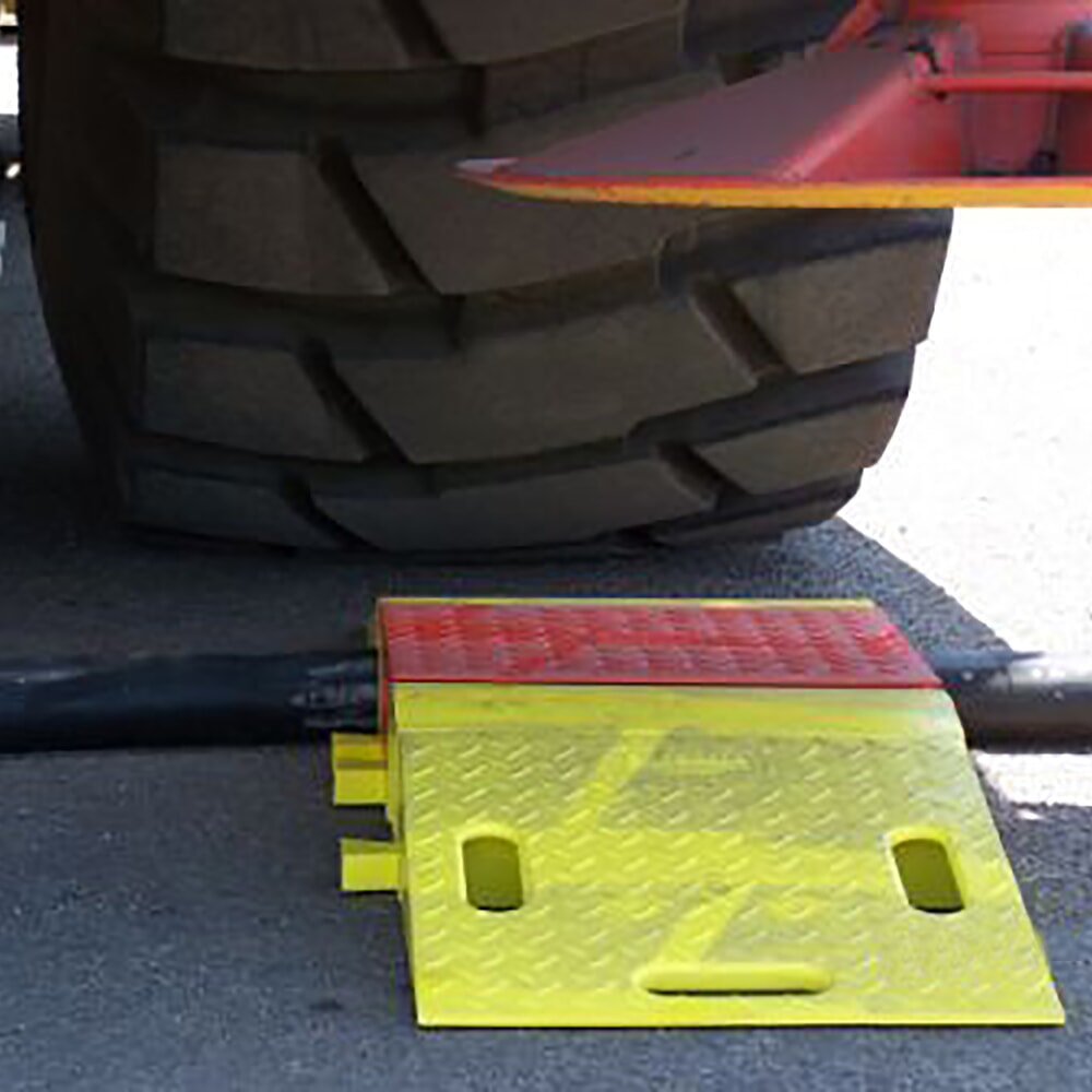 N° de l'image du produit 3 : Justrite® Passage pour flexibles Diamondback®, connecteur de tunnel, Lxl 260 x 410 mm, jaune