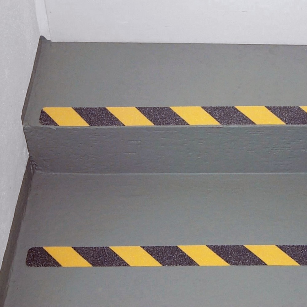 N° de l'image du produit 2 : Revêtement antidérapant m2™, marquage de signalisation, 10 pièces, L x l 800 x 25 mm, noir-jaune