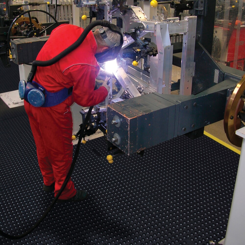 N° de l'image du produit 3 : Tapis anti-fatigue SkywalkerHD™ Nitrile, l × L 910 × 910 mm, noir