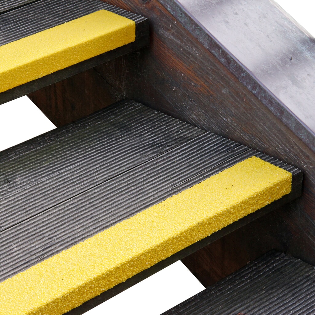 Profilé de protection pour rebords de marches d’escalier en plastique renforcé de fibres de verre Medium, jaune, longueur de 800 mm Illustration du produit: Profilé de protection pour rebords de marches d’escalier en plastique renforcé de fibres de verre Medium, jaune, longueur de 800 mm