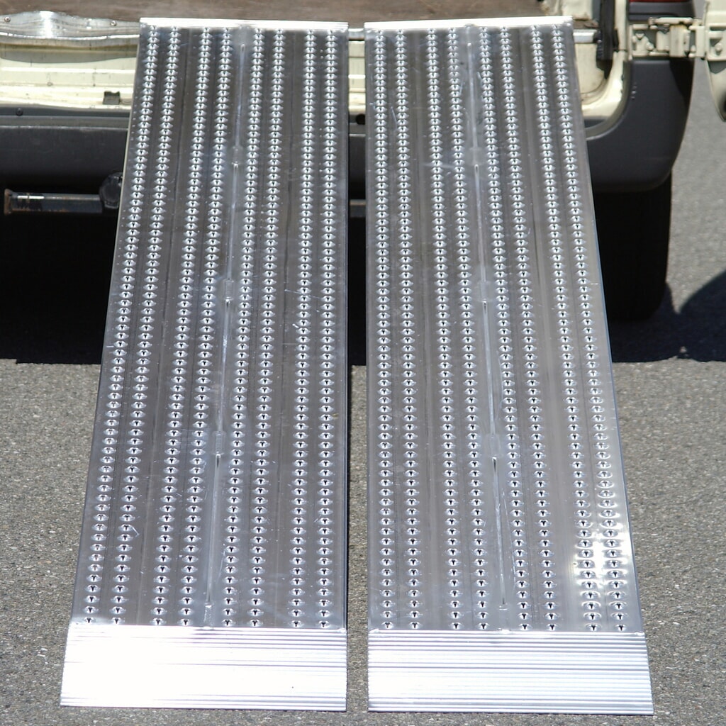 Rail de chargement en aluminium, antidérapants, capacité de charge 435 kg/pce, l x L 200 x 1 500 mm N° de l'image du produit 10 : Rail de chargement en aluminium, antidérapants, capacité de charge 435 kg/pce, l x L 200 x 1 500 mm