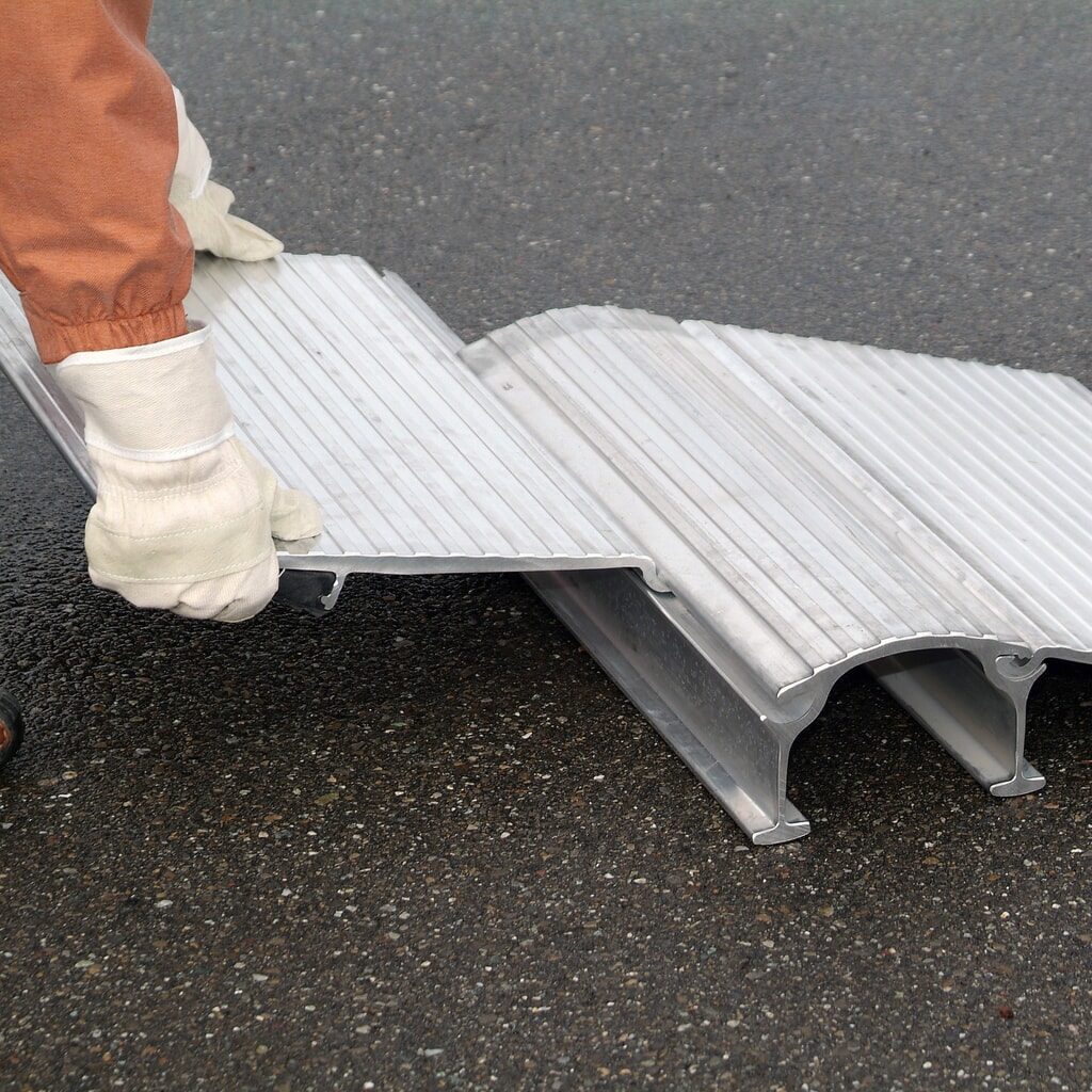 N° de l'image du produit 3 : Rampe passe-câbles pour câbles et tuyaux, capacité de charge 7 000 kg, longueur 750 mm