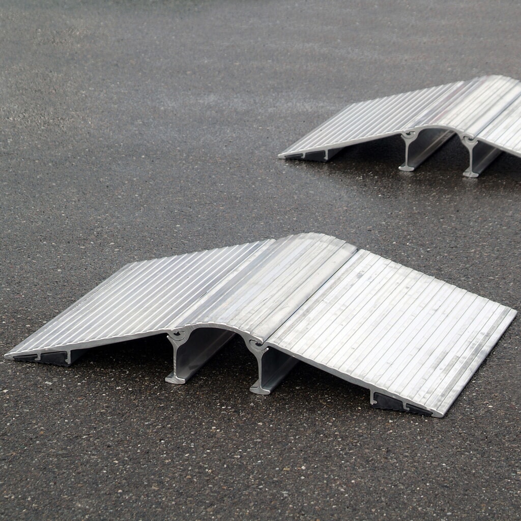 N° de l'image du produit 4 : Rampe passe-câbles pour câbles et tuyaux, capacité de charge 7 000 kg, longueur 750 mm